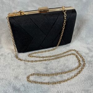 La Regale Clutch Crossbody Evening Bag Black Weave Gold Tone Snap Closure